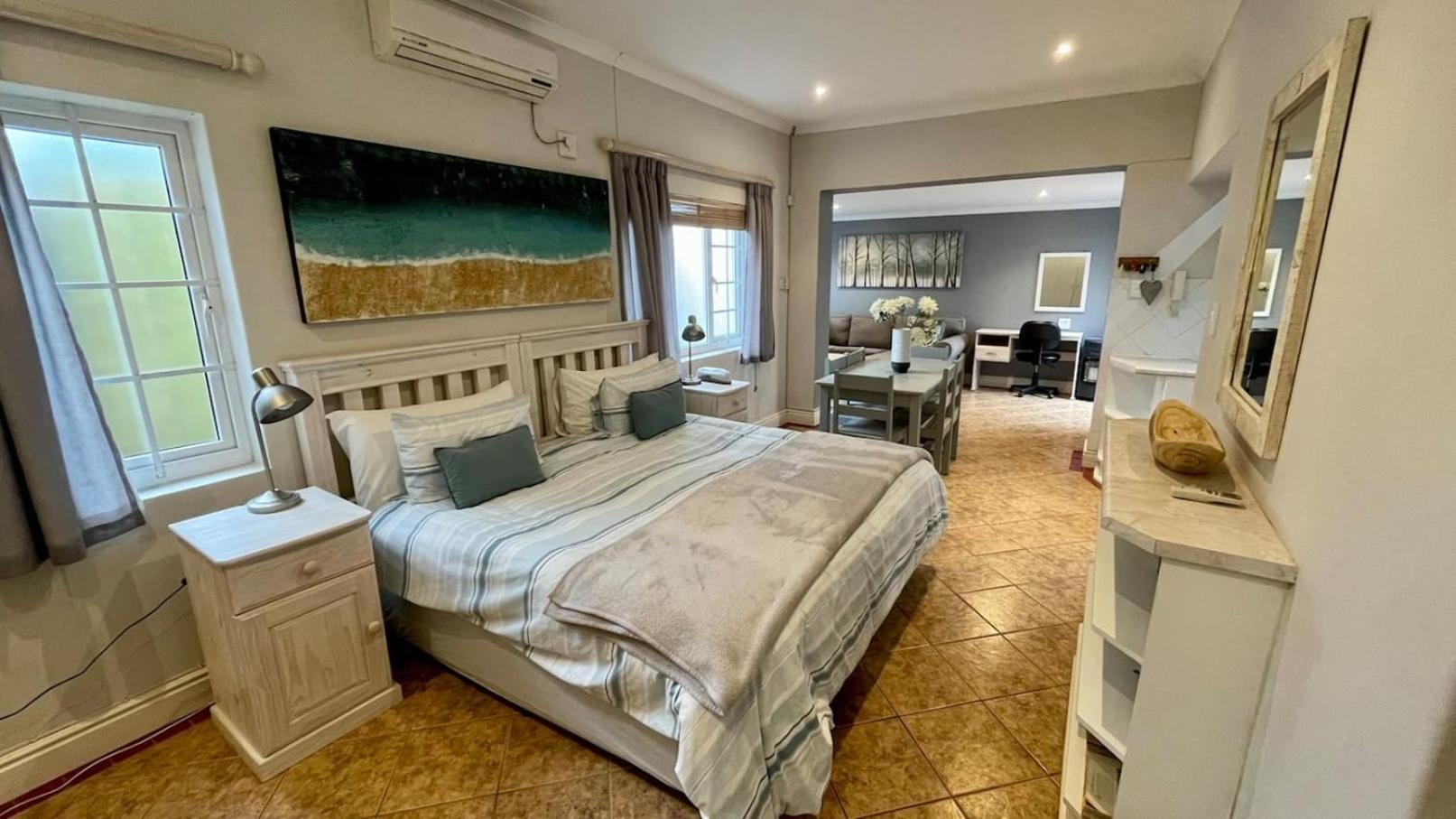 Cosy Private Cottage-internet & Off Street Parking Port Elizabeth