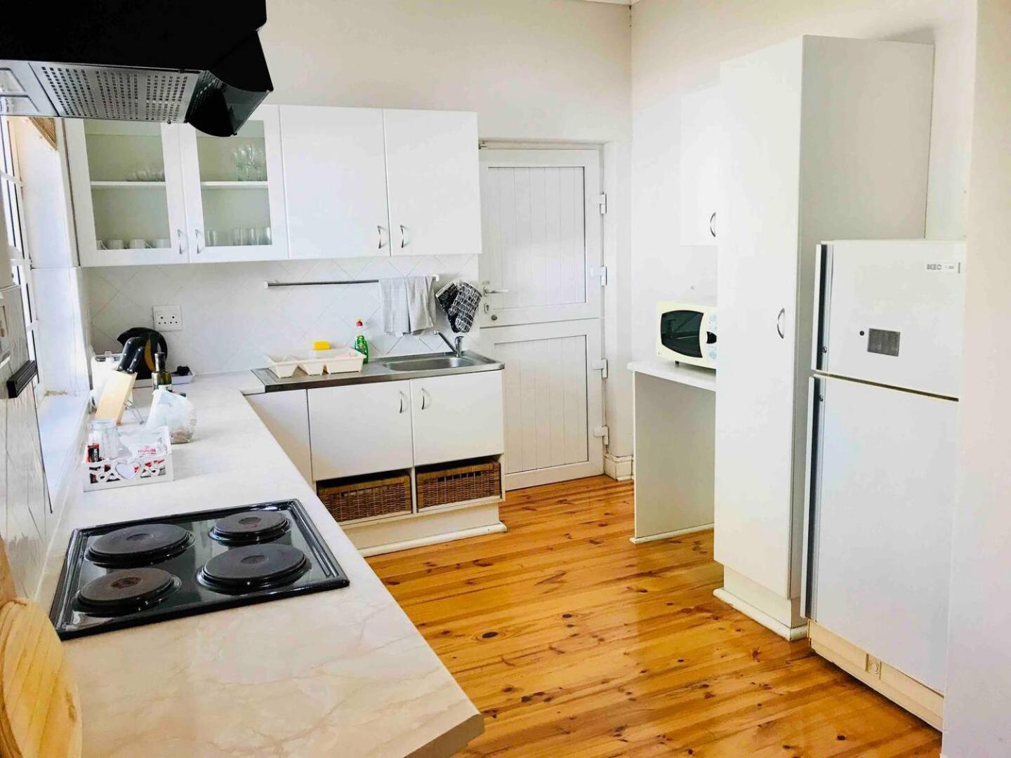 Cosy Private Cottage-internet & Off Street Parking Port Elizabeth
