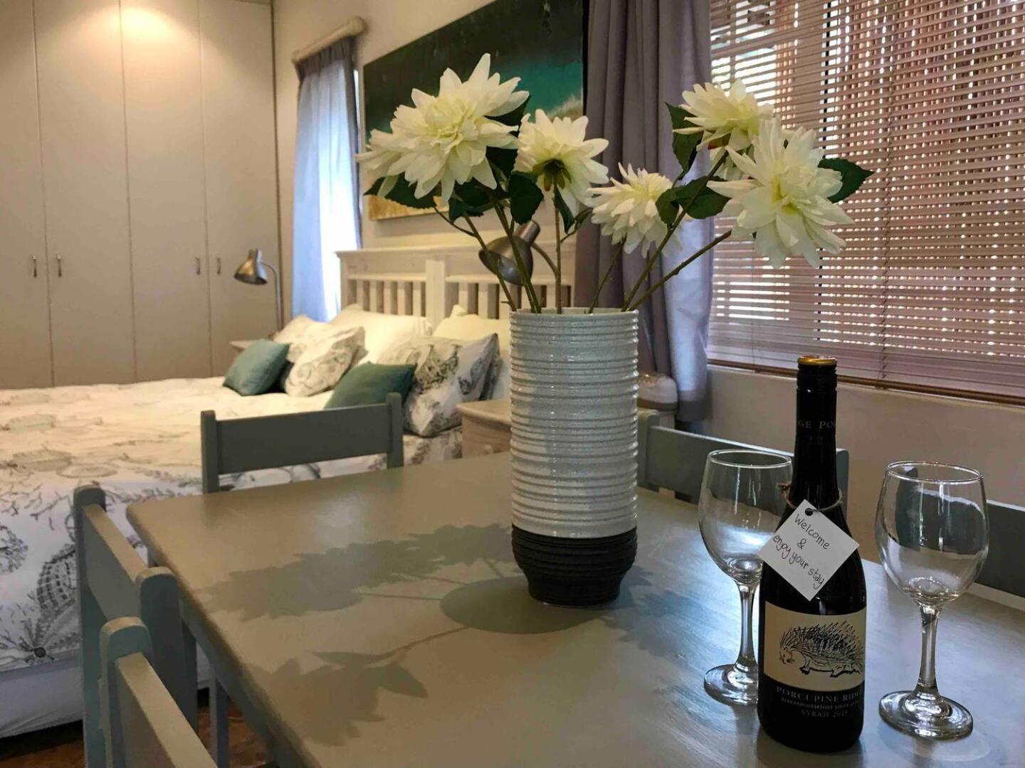 Holiday home Cosy Private Cottage-internet & Off Street Parking