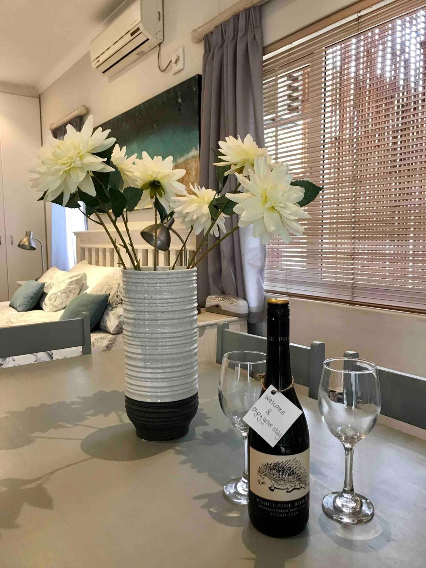 Cosy Private Cottage-internet & Off Street Parking Holiday home Port Elizabeth
