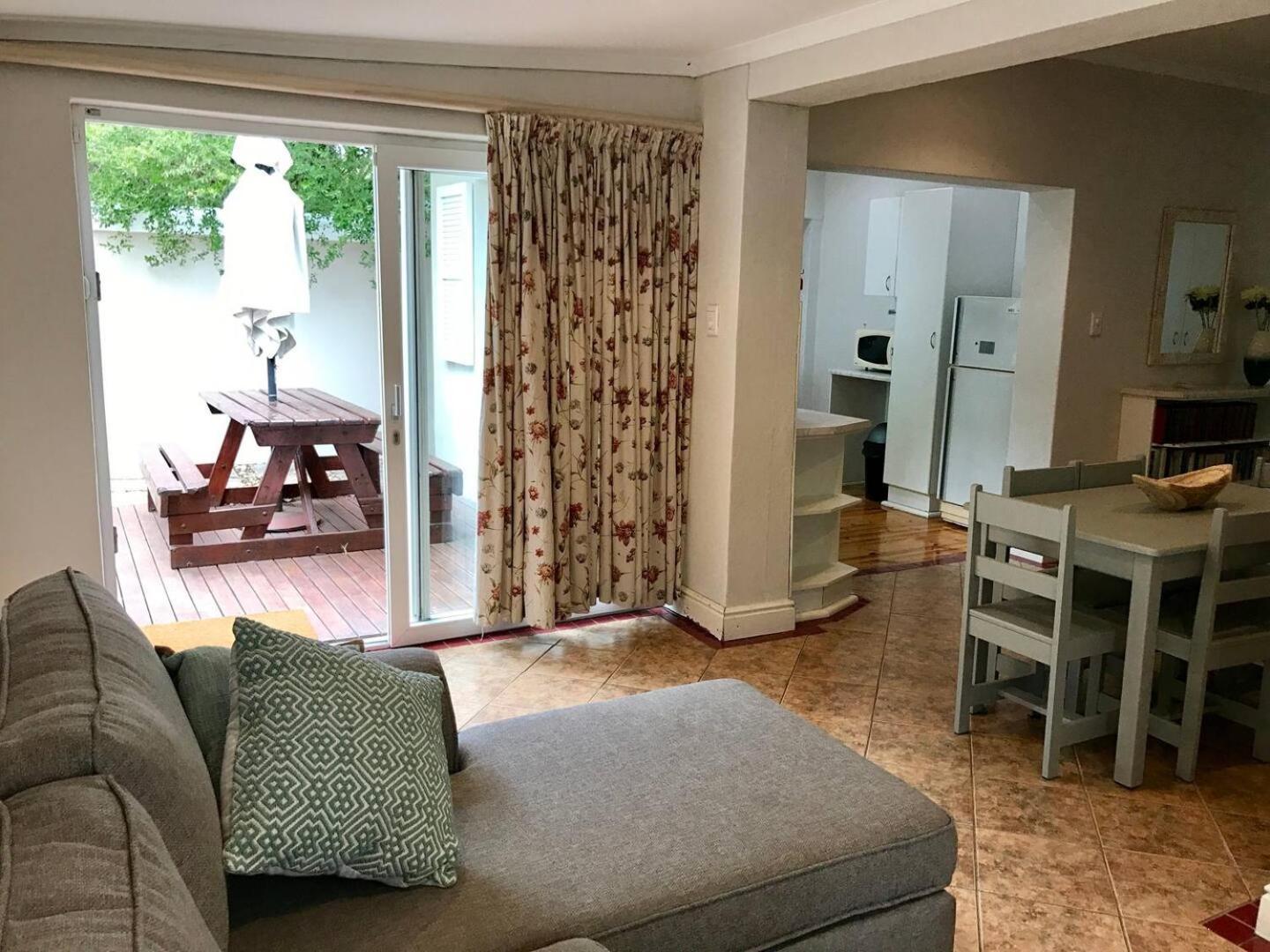 Holiday home Cosy Private Cottage-internet & Off Street Parking