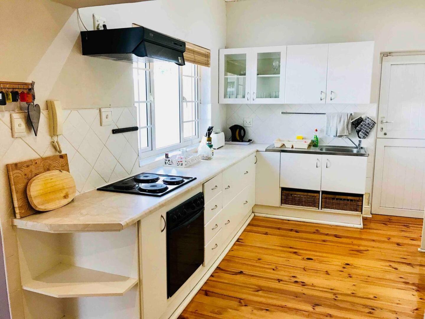Cosy Private Cottage-internet & Off Street Parking Holiday home *